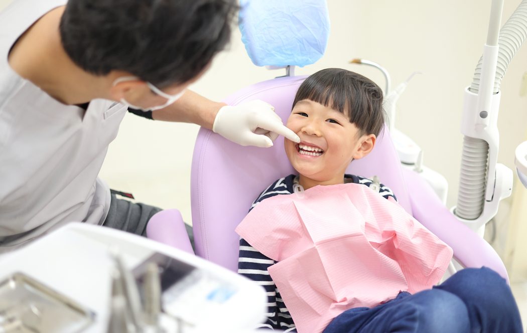 小児歯科の診療を受けるお子さま