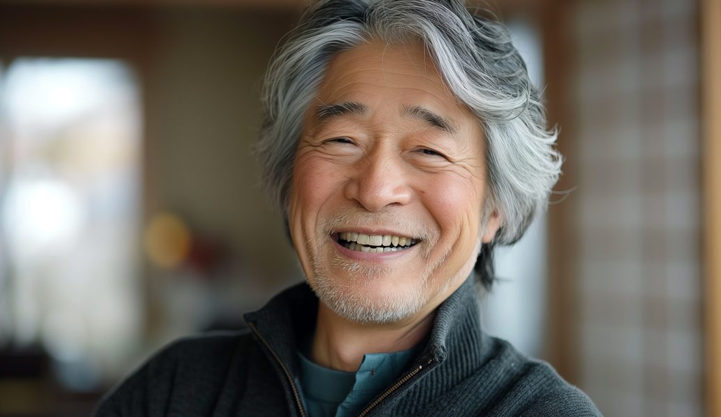 笑顔のご高齢の方